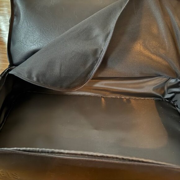 Beis The Weekender in Black - Picture 5 of 6